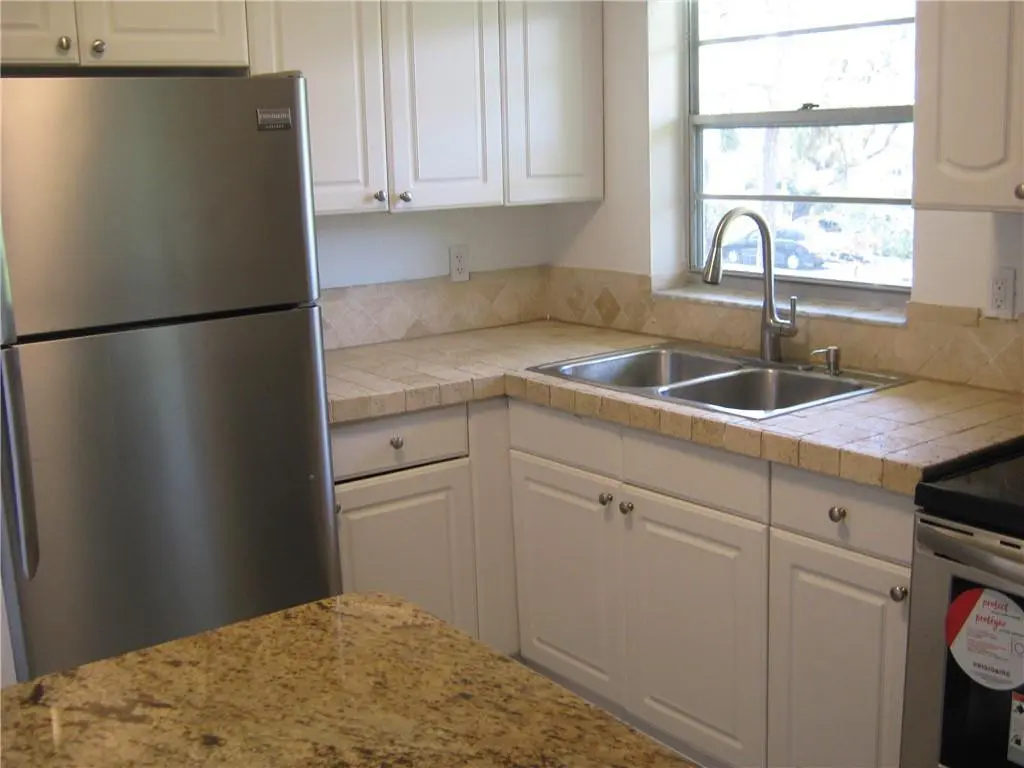 Kitchen Window at 5162 NE 6th Avenue 317, Oakland Park