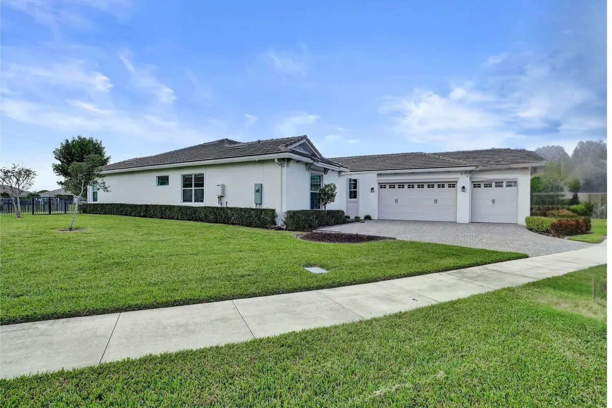 Photo 3 at 5975 Kingfisher Boulevard, Westlake