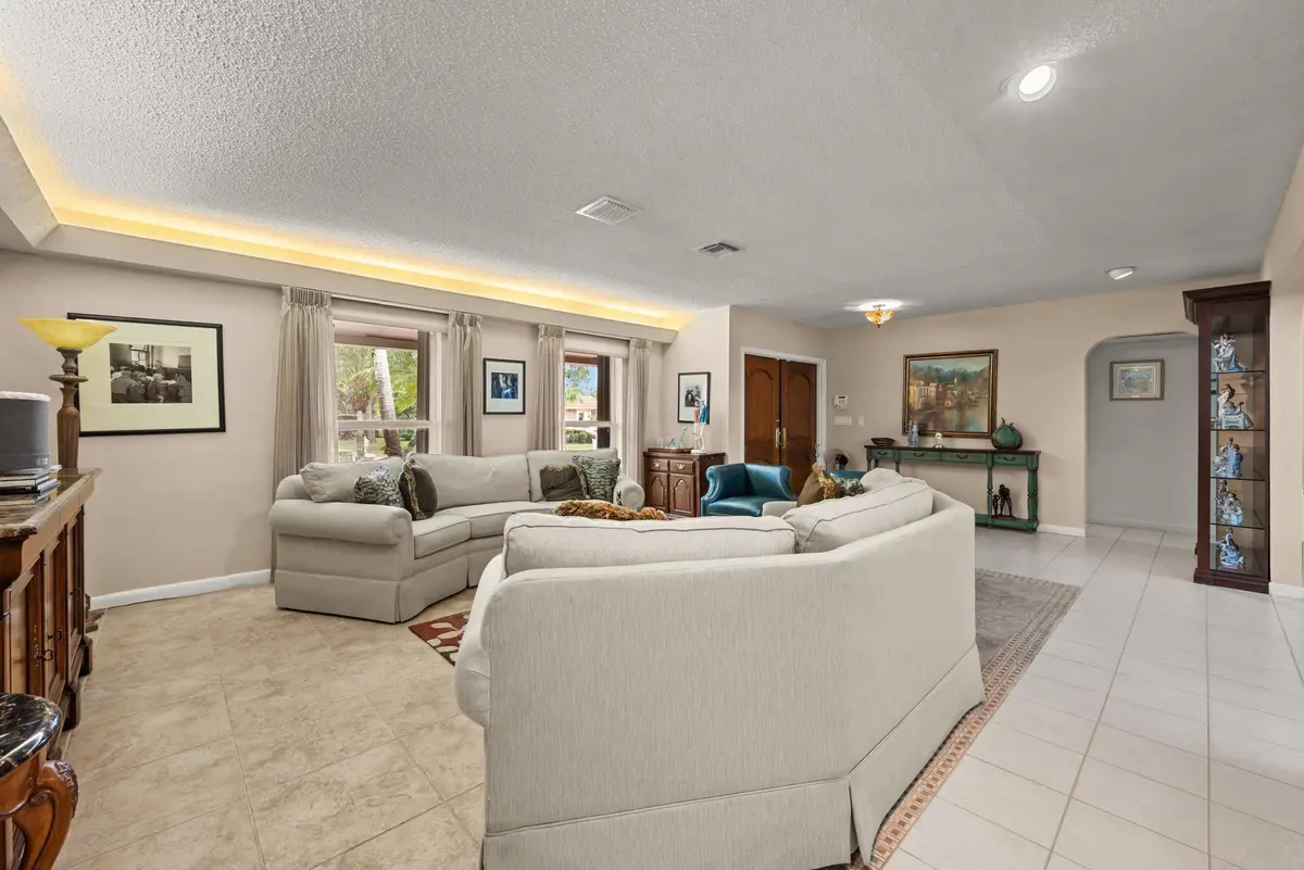 Photo 4 at 3400 N 47th Avenue, Hollywood