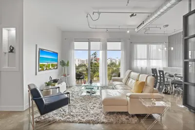 313 NE 2nd Street 405, Fort Lauderdale – sold