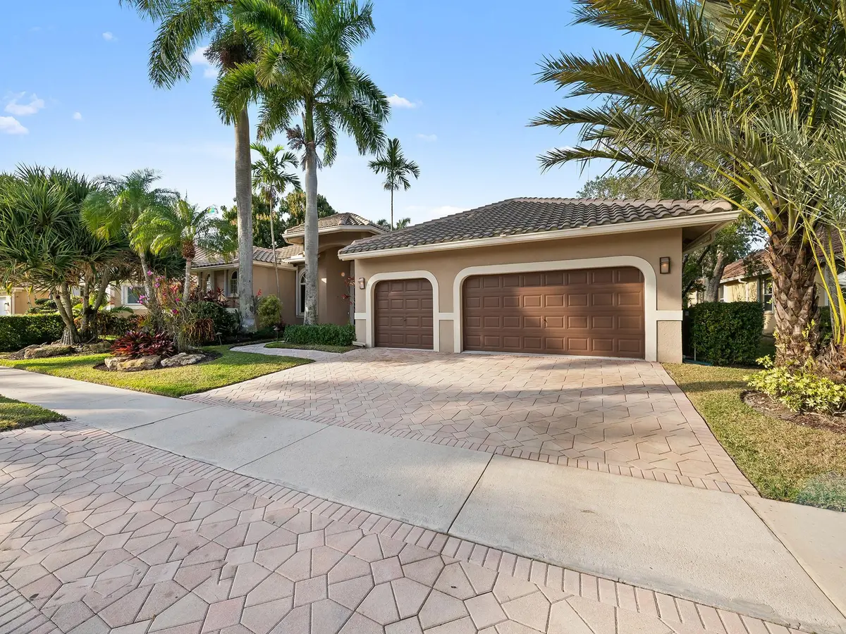 Photo 1 at 2579 Mayfair Lane, Weston