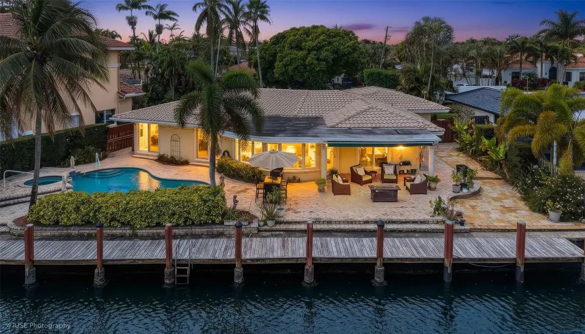 Photo 2 at 2108 NE 18th Avenue, Wilton Manors