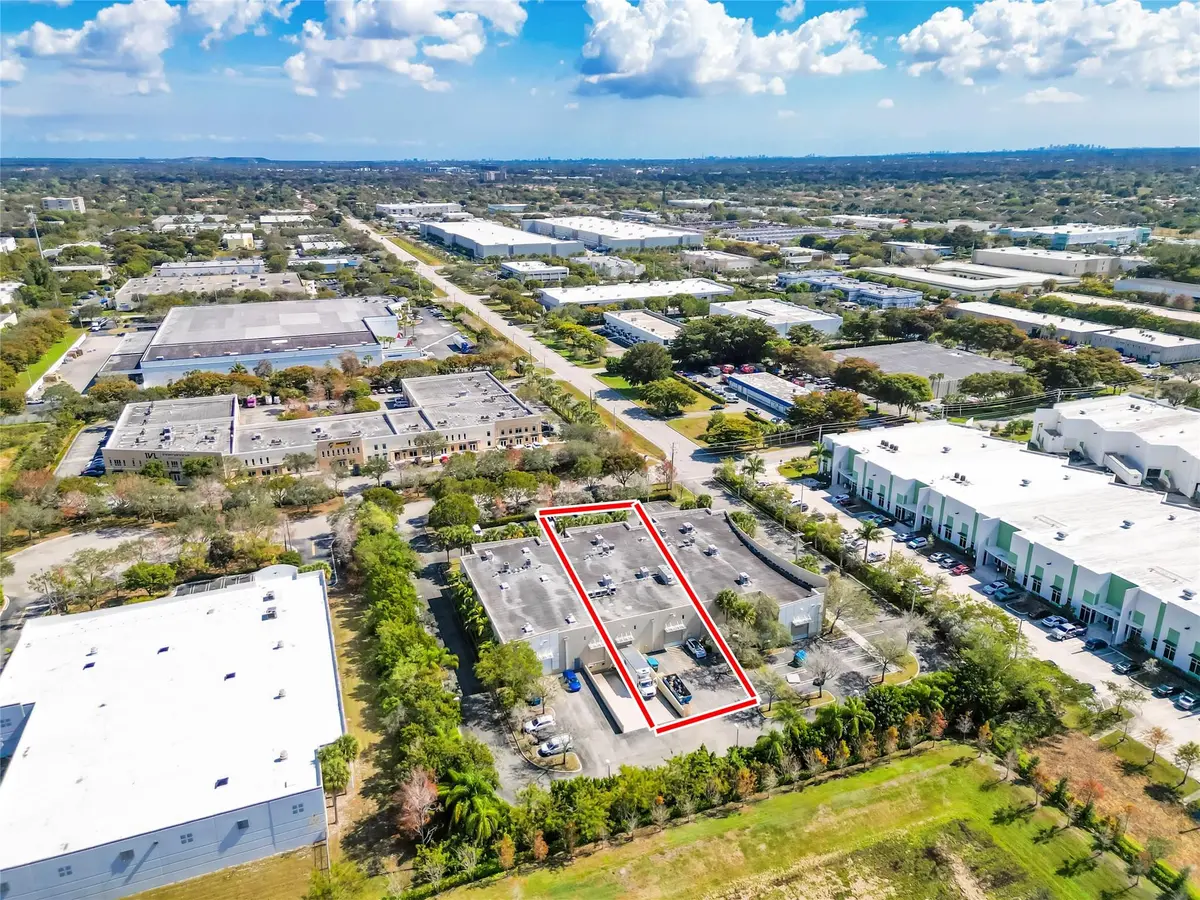Photo 5 at 3902-3904 NW 126 Avenue, Coral Springs