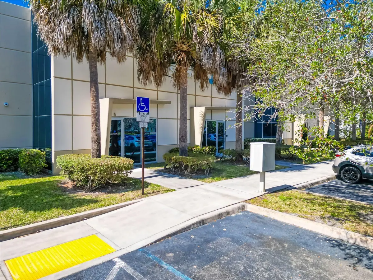 Photo 6 at 3902-3904 NW 126 Avenue, Coral Springs