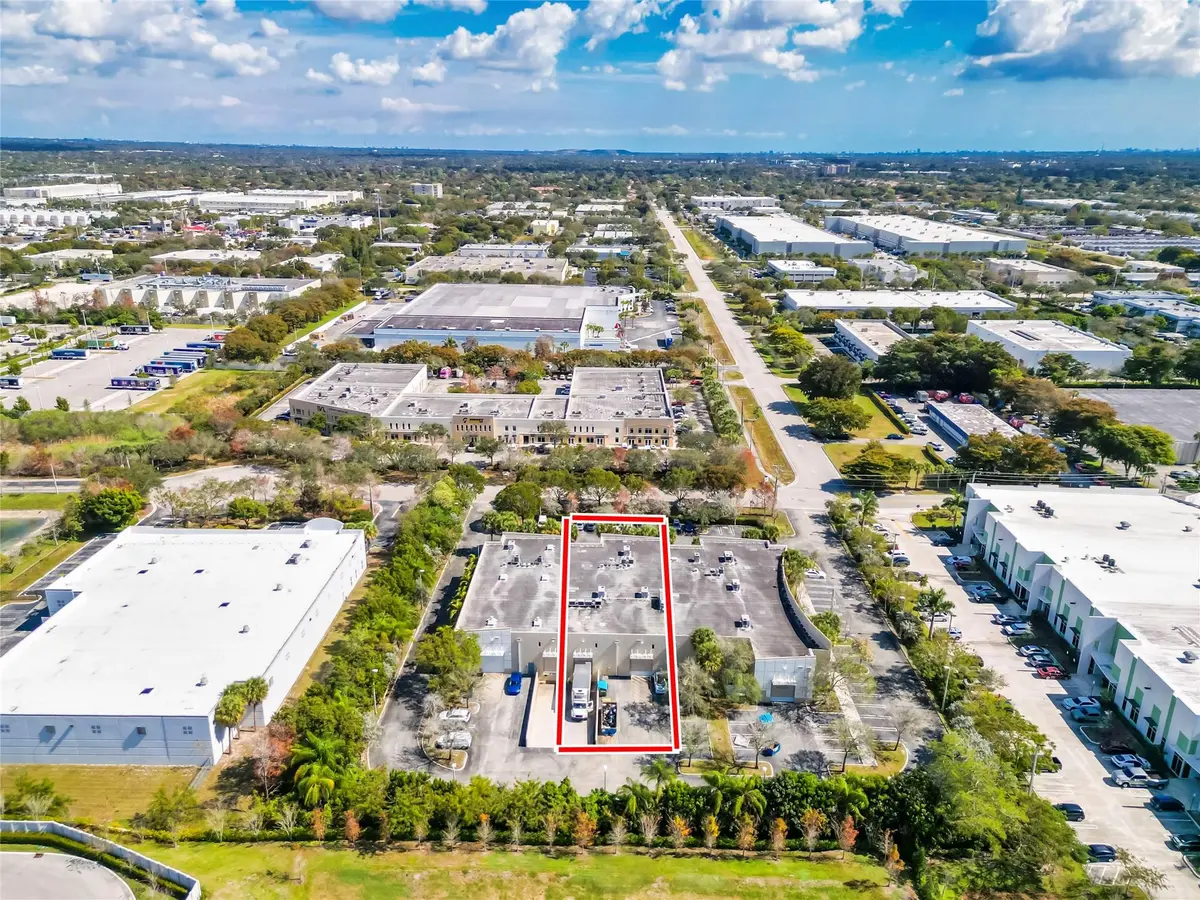 Photo 8 at 3902-3904 NW 126 Avenue, Coral Springs