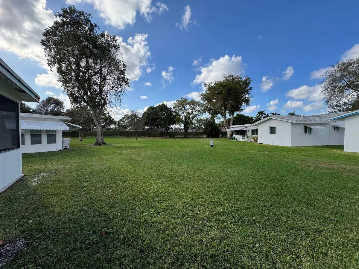 Photo 6 at 9021 NW 15th Place, Plantation