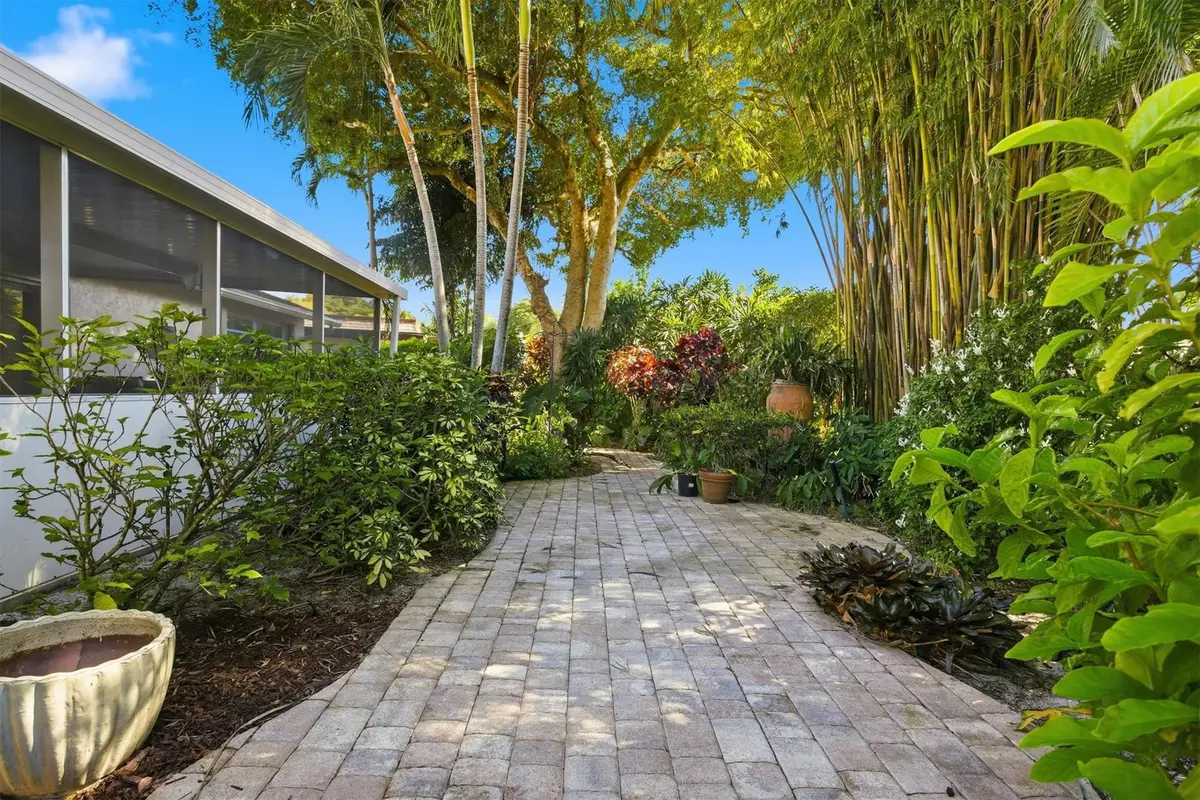 Photo 2 at 4803 Queen Palm Lane, Tamarac
