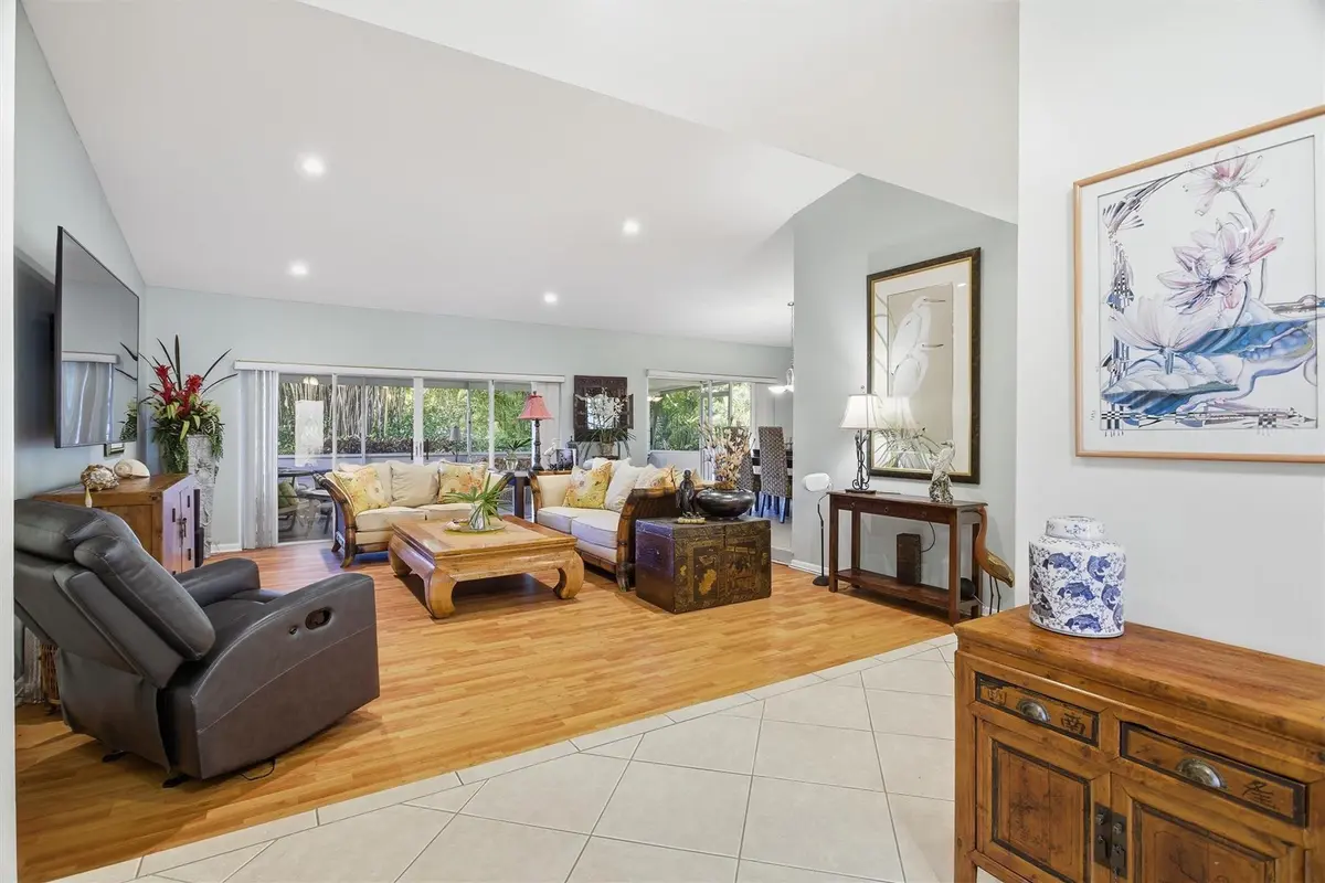 Photo 3 at 4803 Queen Palm Lane, Tamarac