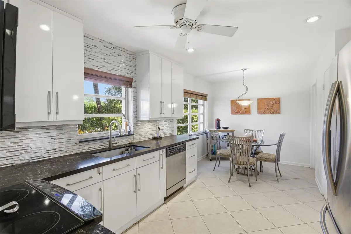 Photo 7 at 4803 Queen Palm Lane, Tamarac