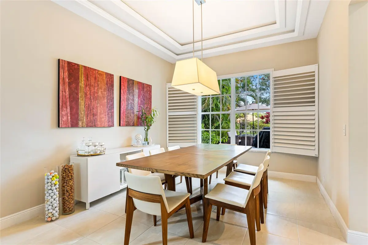 Photo 6 at 2527 Montclaire Circle, Weston