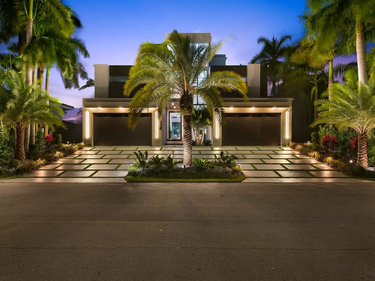 Photo 2 at 111 Fiesta Way, Fort Lauderdale