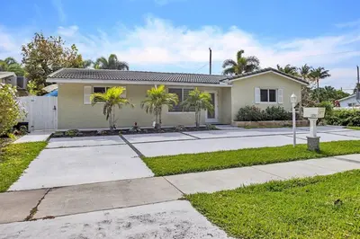 1250 Arthur Street, Hollywood – Single Family Residence for sale
