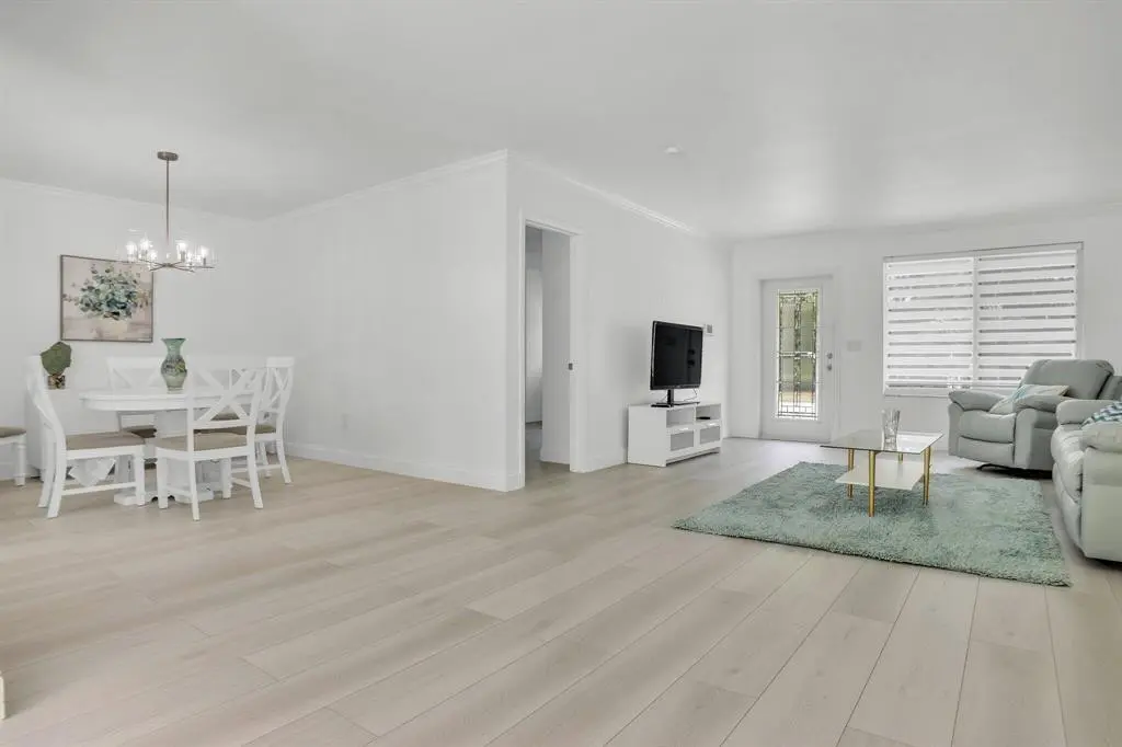 Photo 3 at 1250 Arthur Street, Hollywood