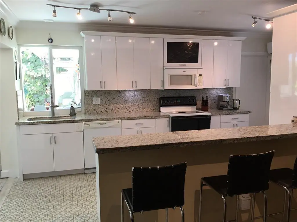 Photo 8 at 1250 Arthur Street, Hollywood