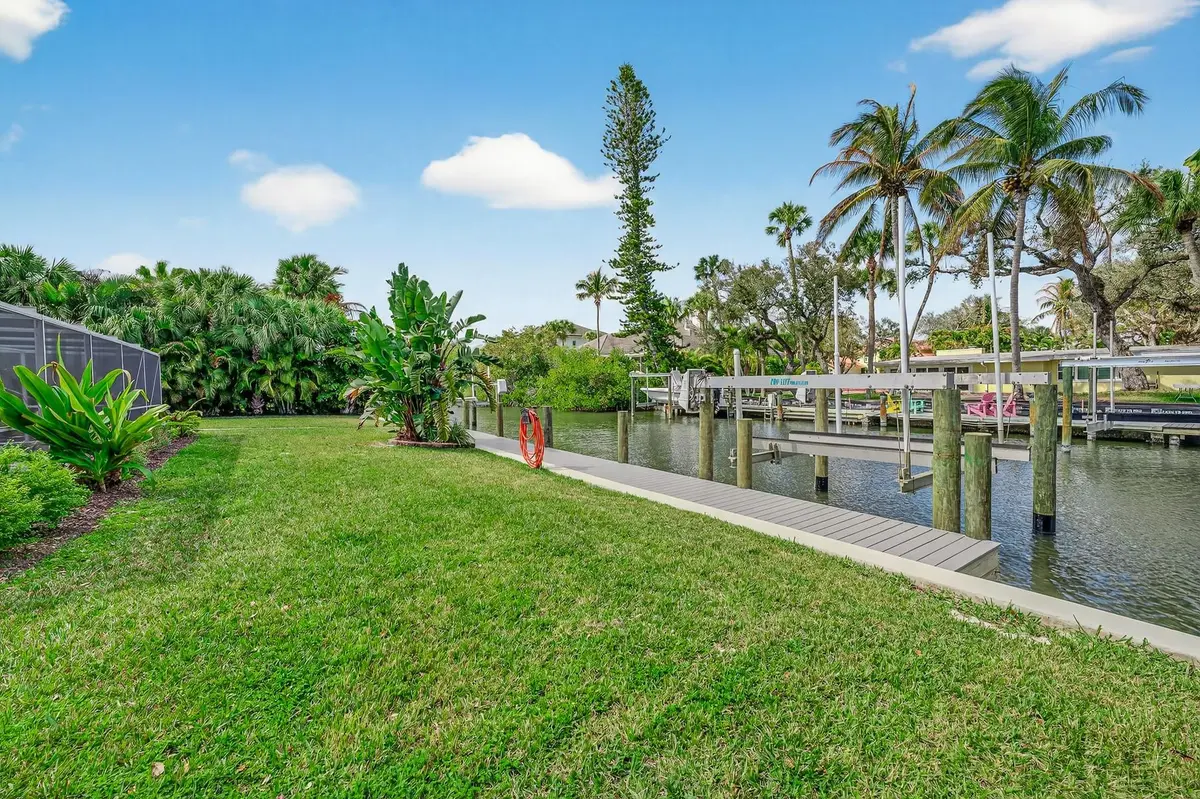 Photo 2 at 547 E Causeway Boulevard, Vero Beach