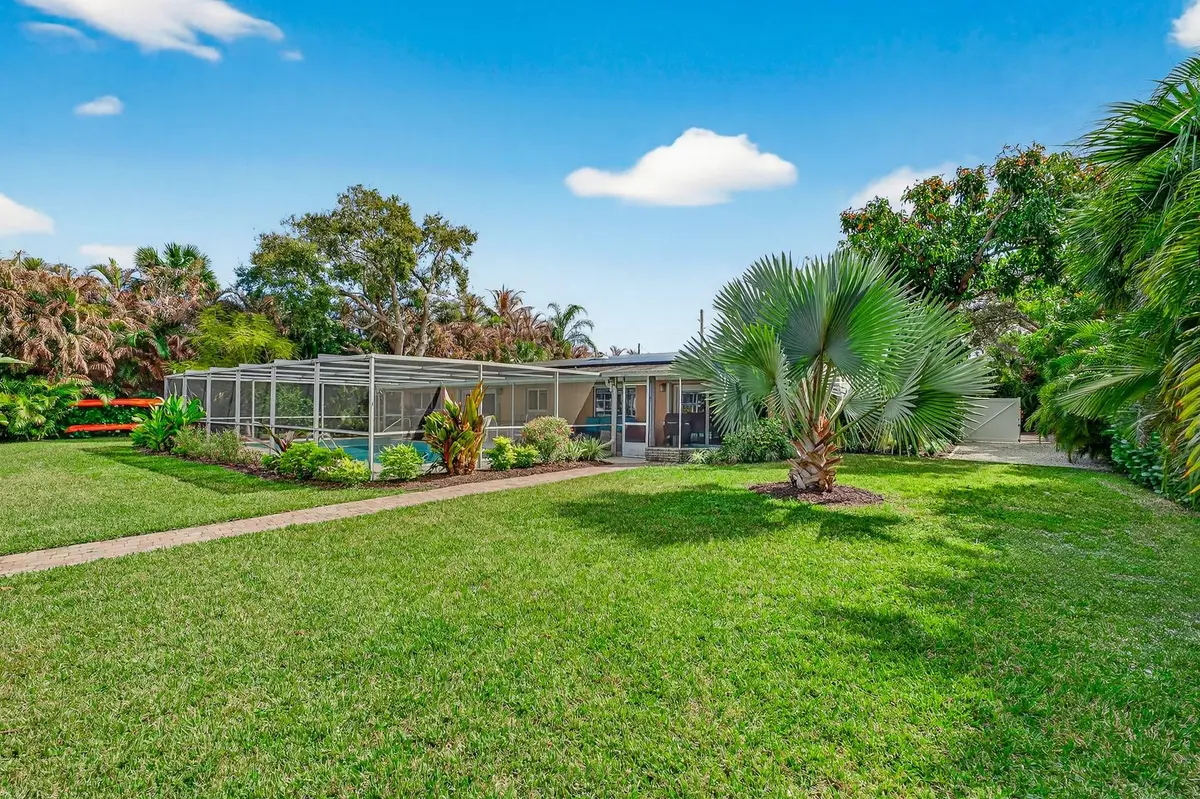 Photo 3 at 547 E Causeway Boulevard, Vero Beach