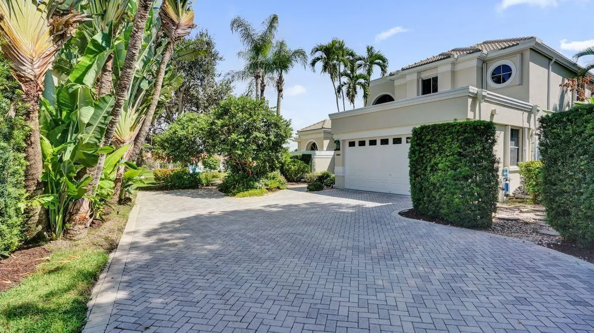 Long Driveway at 2760 Pinehurst, Weston