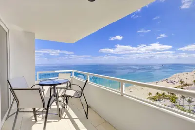 545 S Fort Lauderdale Beach Boulevard 1702, Fort Lauderdale – Condominium for sale