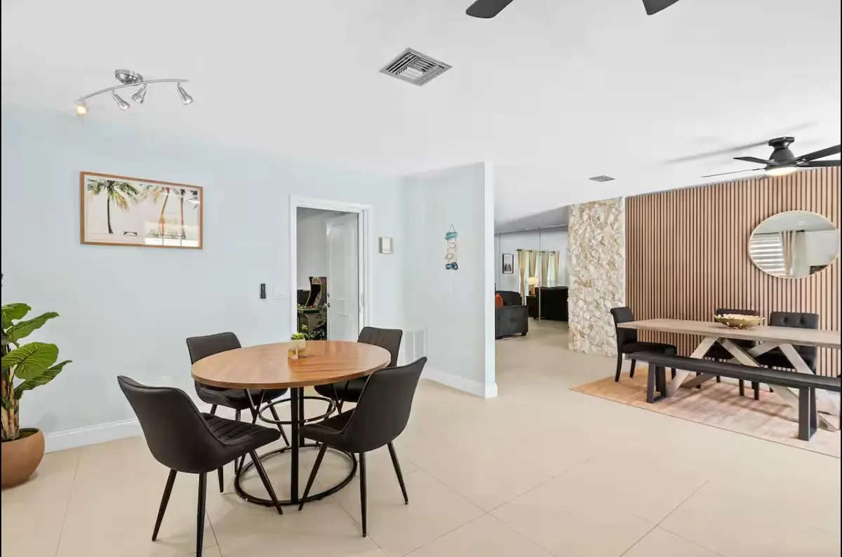 Photo 5 at 304 SE 4th Street, Dania Beach
