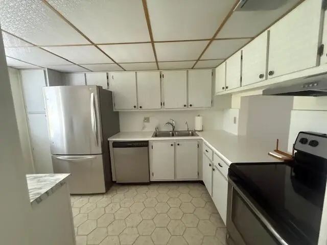 kitchen at 222 Lake Constance Drive, West Palm Beach
