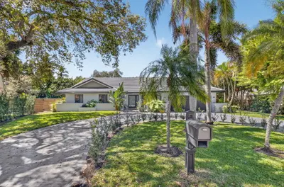 2200 SW 36th Terrace, Delray Beach – Single Family Residence for sale