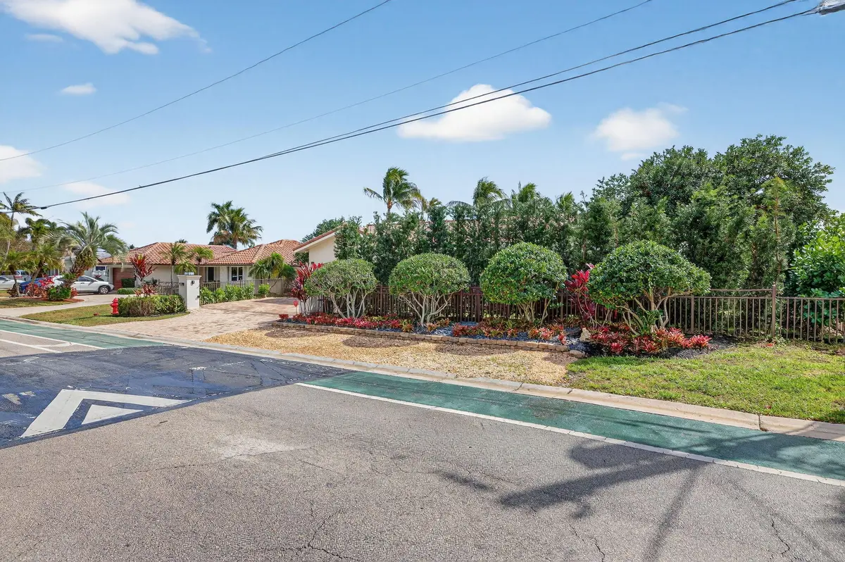 7-web-or-mls-B699A0148 at 2760 NE 55th Street, Fort Lauderdale
