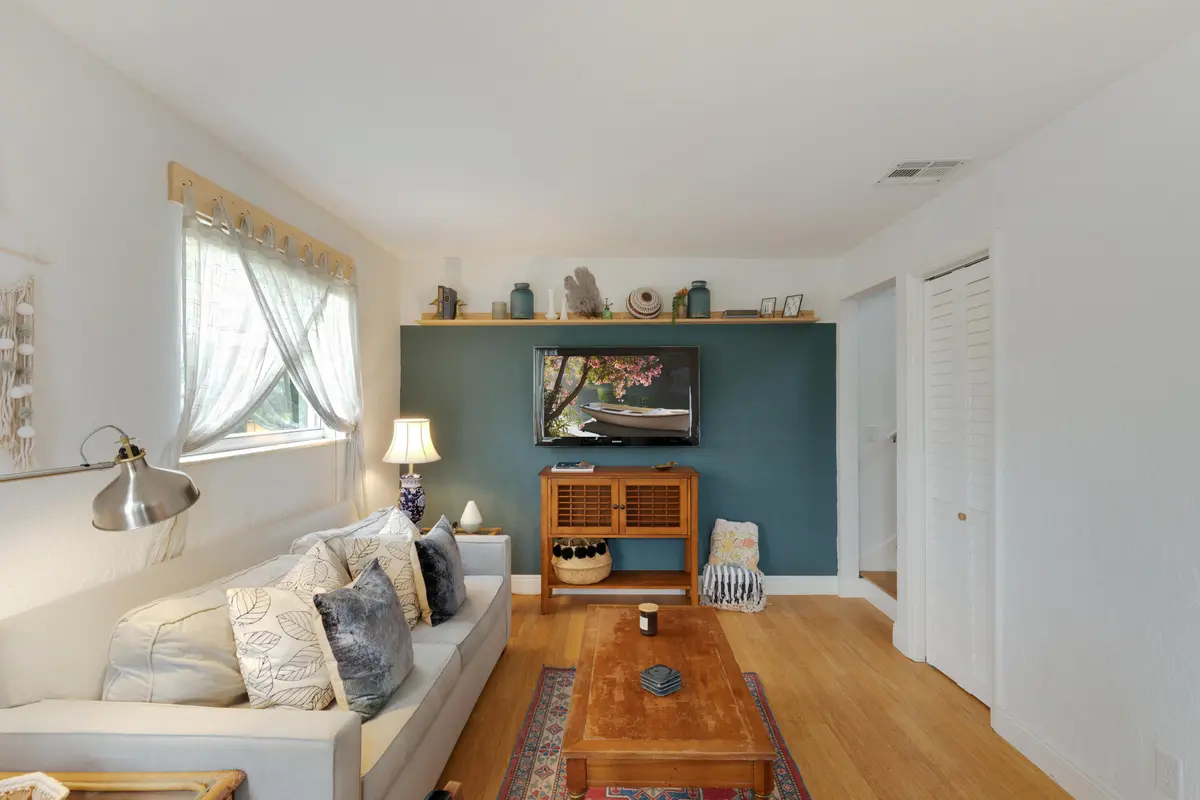 5d4p9102-5d4p9104 at 943 York Street, West Palm Beach