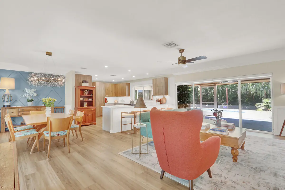 Light & Bright at 225 Orange Tree Drive, Atlantis