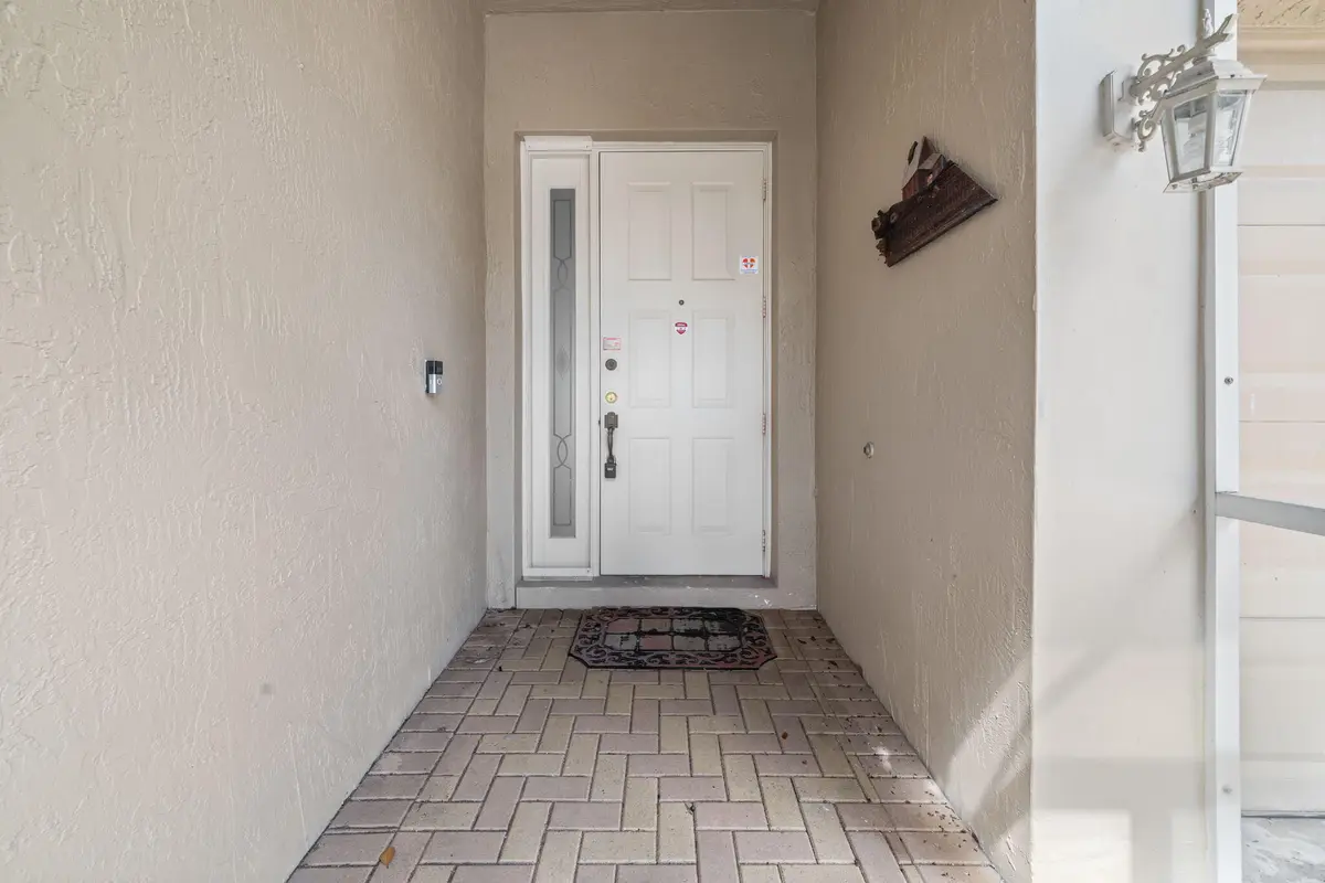 Entry at 9211 Clipper Court, West Palm Beach