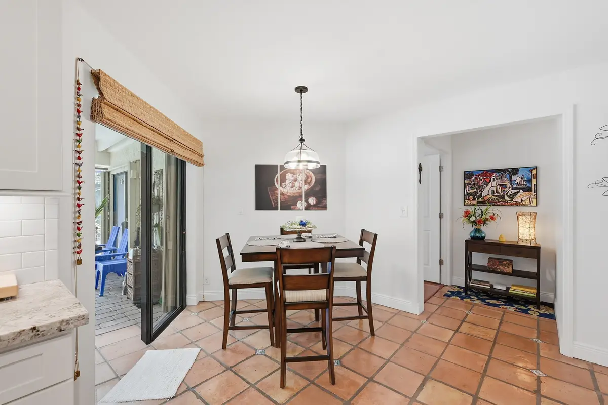Kitchen eating area at 10152 Harbourtown Court, Boca Raton