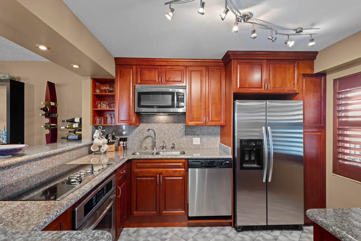 R_F030 at 3520 Oaks Way 510, Pompano Beach