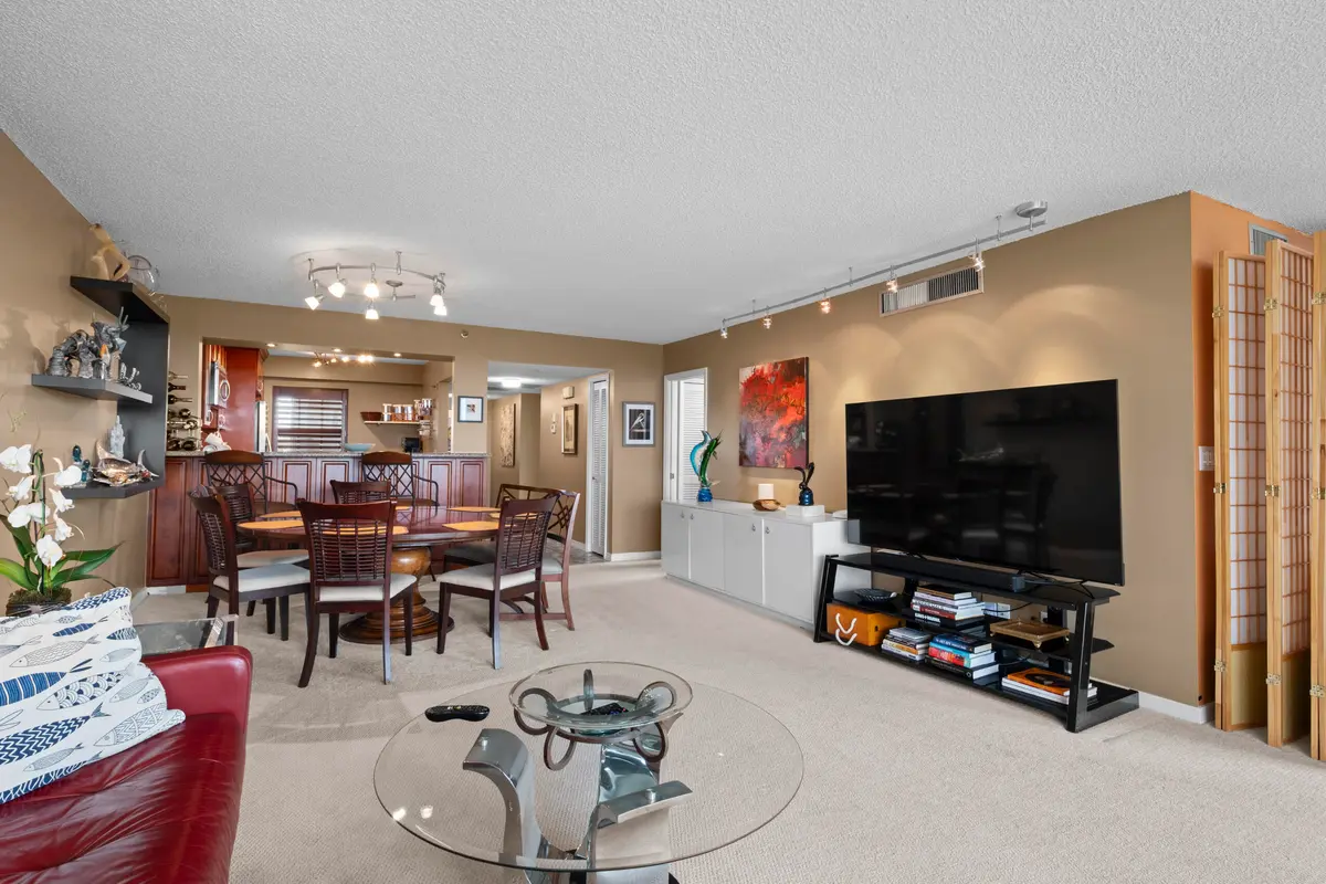 R_F033 at 3520 Oaks Way 510, Pompano Beach