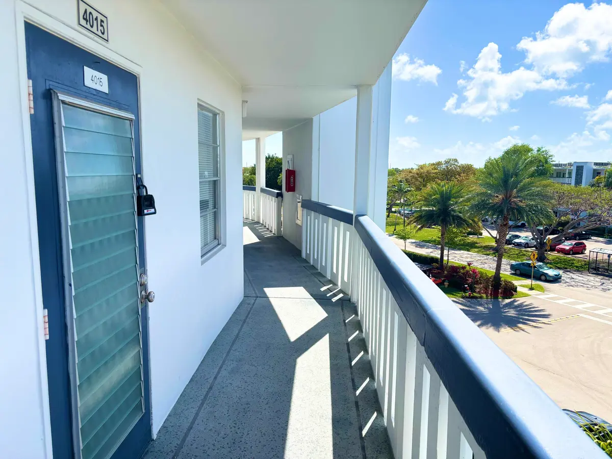 4015 Oakridge A 4015, Deerfield Beach, FL – photo 6