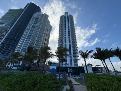 18683 Collins Avenue 2303, Sunny Isles Beach – Condominium for sale