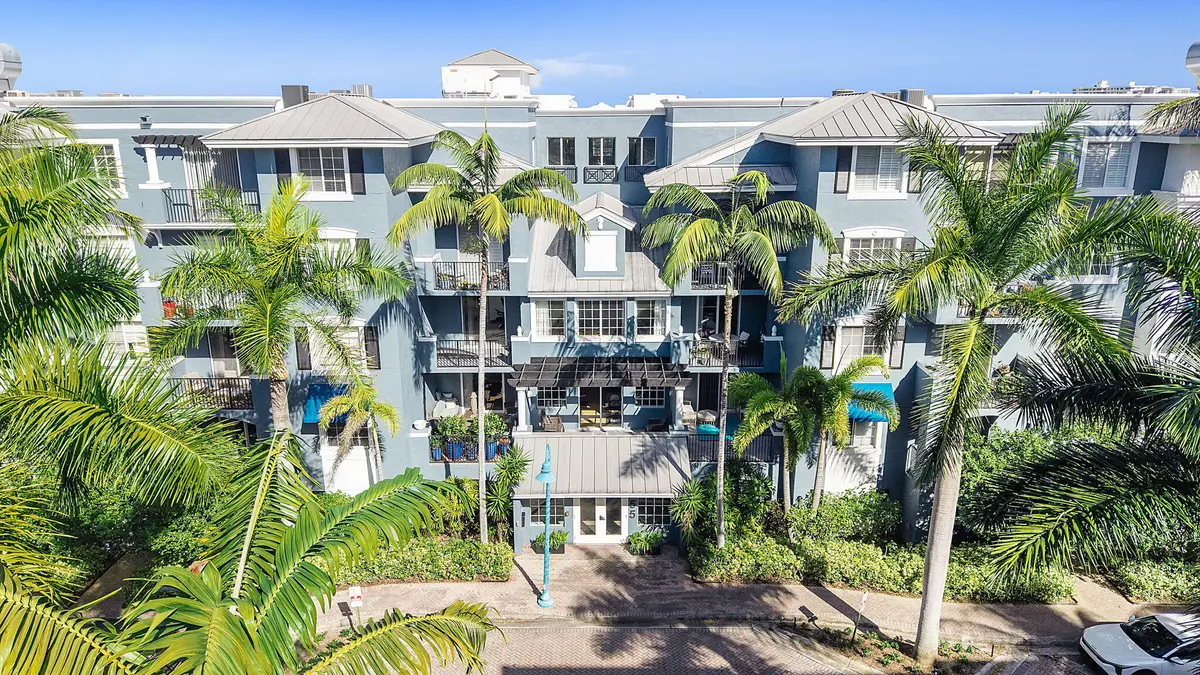Building Entrance at 255 NE 3rd Avenue Unit 2307, Delray Beach