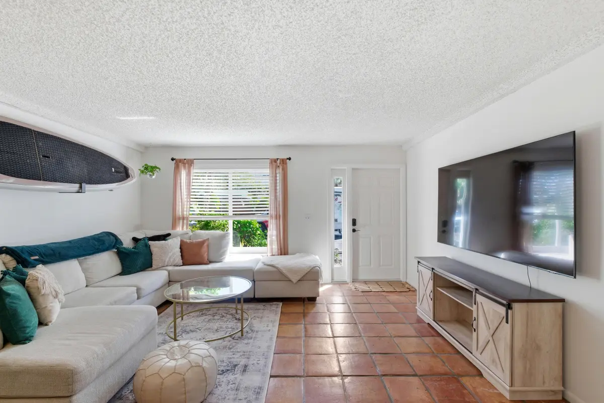 Open livig area at 1917 NE 3rd Street 104, Deerfield Beach