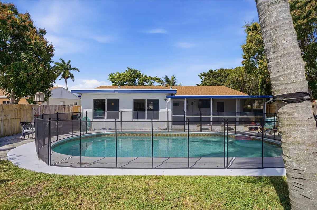 pool at 7520 SW 1st Street, Margate