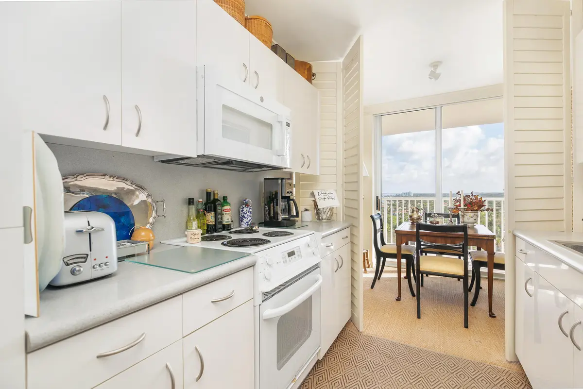 low-5 at 1801 S Flagler Drive 1401, West Palm Beach