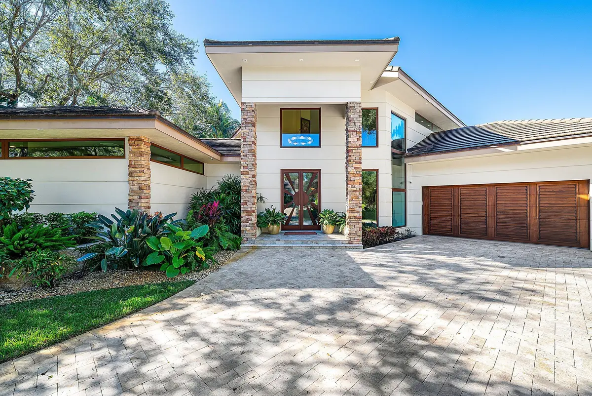 Front at 18163 SE Ridgeview Drive, Tequesta