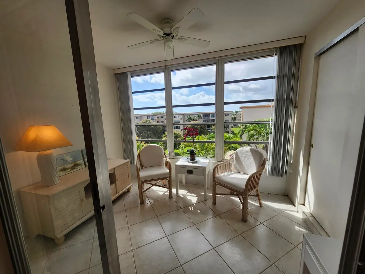 Florida Room at 230 NE 26th Avenue 408, Boynton Beach
