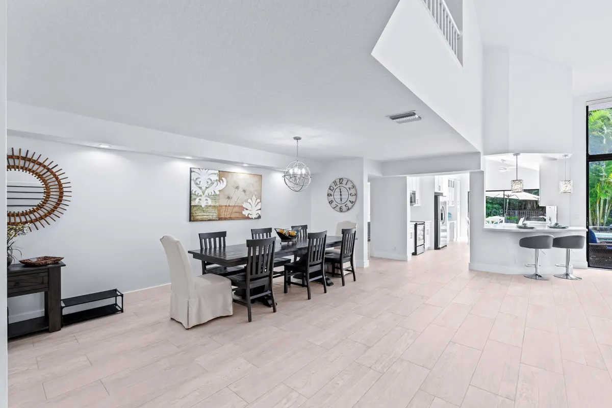 A7407689 at 2442 Windsor Way Court, Wellington