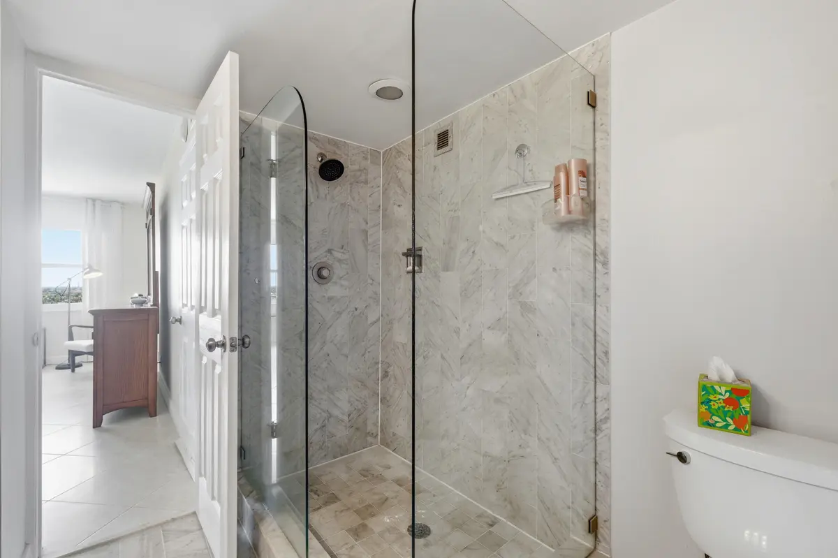 _D4S5040 at 1200 Hibiscus Avenue 1101, Pompano Beach