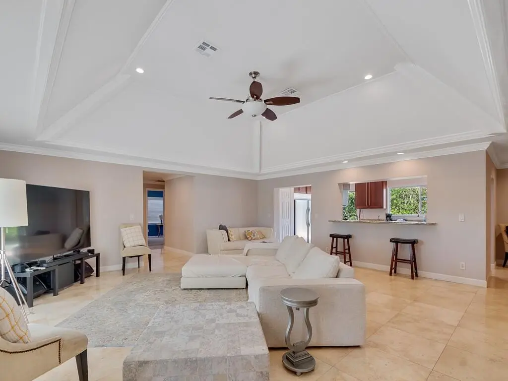 Image00009 at 527 E Causeway Boulevard, Vero Beach