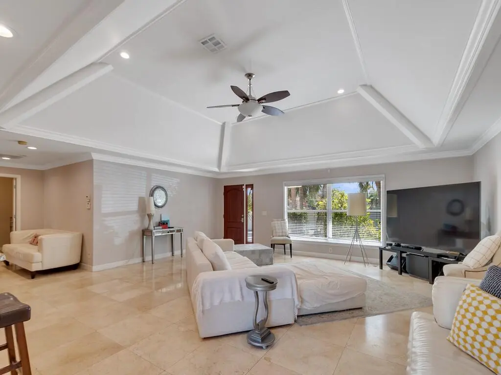 Image00011 at 527 E Causeway Boulevard, Vero Beach