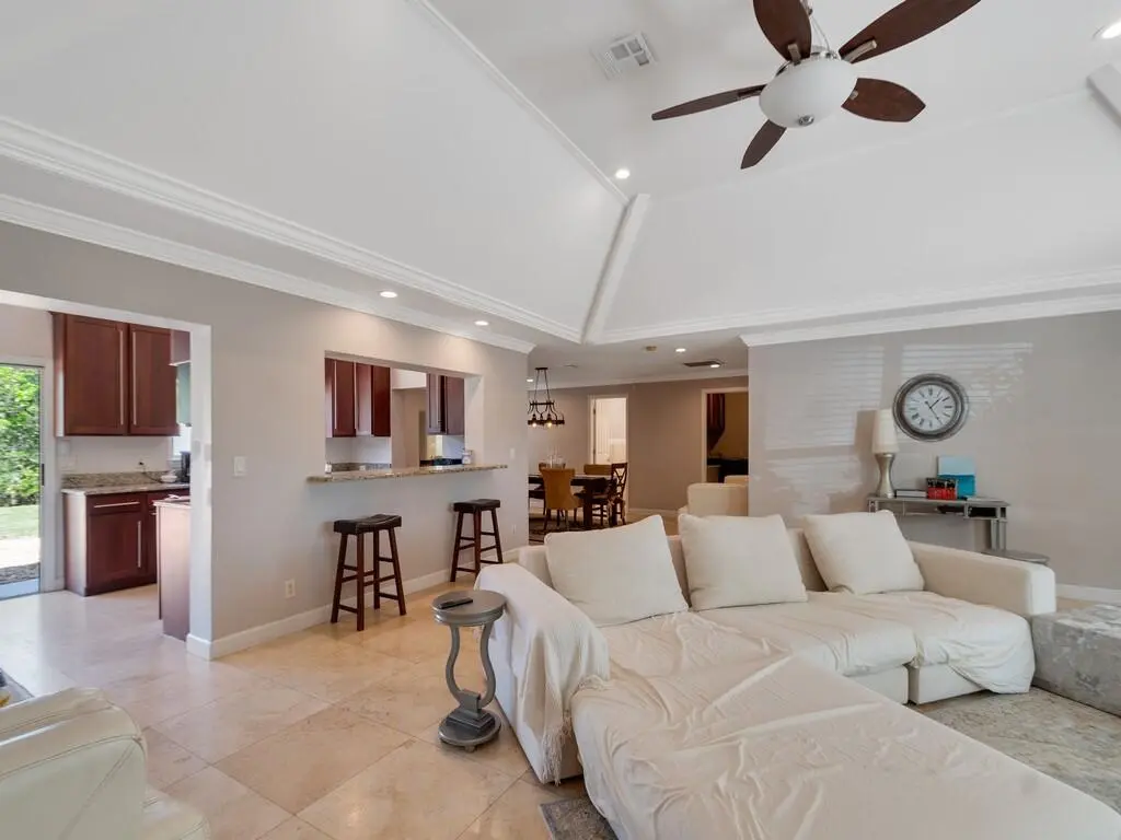 Image00012 at 527 E Causeway Boulevard, Vero Beach