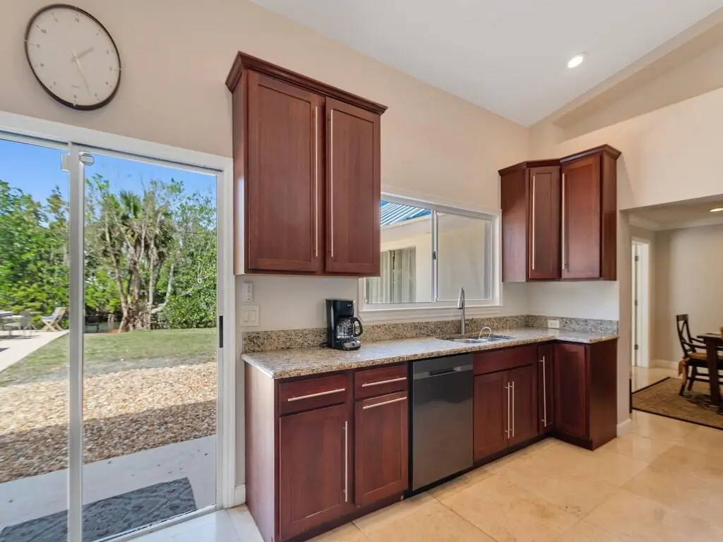Image00014 at 527 E Causeway Boulevard, Vero Beach