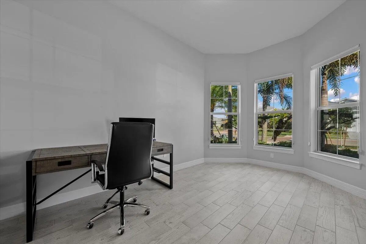 02-LUX_9255 at 10366 Northbrook Circle, Palm Beach Gardens
