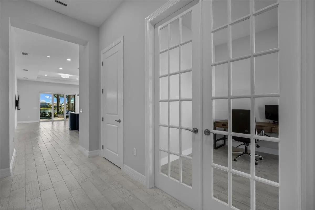 03-LUX_9282 at 10366 Northbrook Circle, Palm Beach Gardens