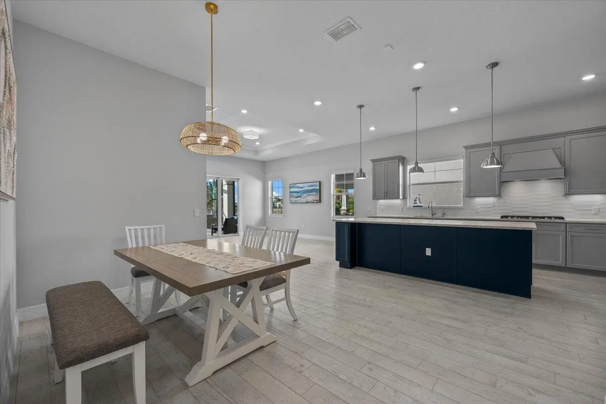 07-LUX_9317 at 10366 Northbrook Circle, Palm Beach Gardens