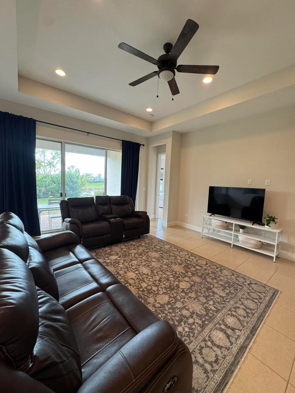 Family Room at 15992 Whippoorwill Circle, Westlake
